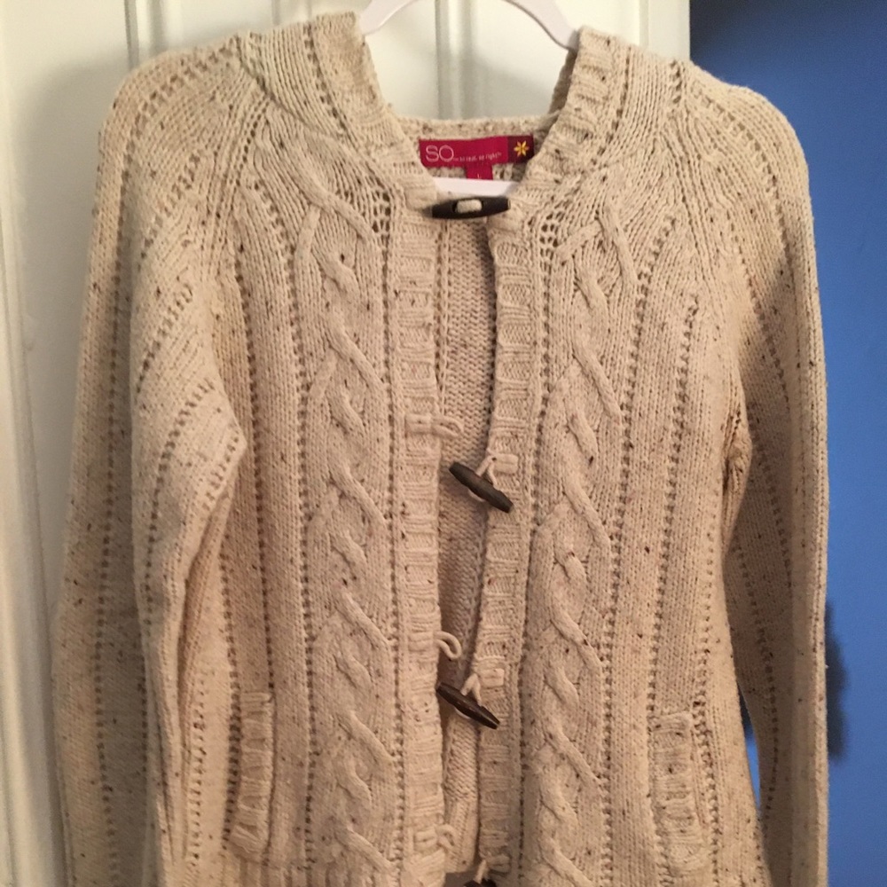 SO Hooded Sweater w/ Buttons